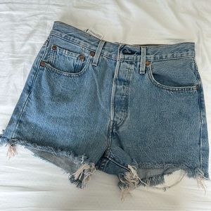 Levi’s 501 high waisted blue denim shorts 27